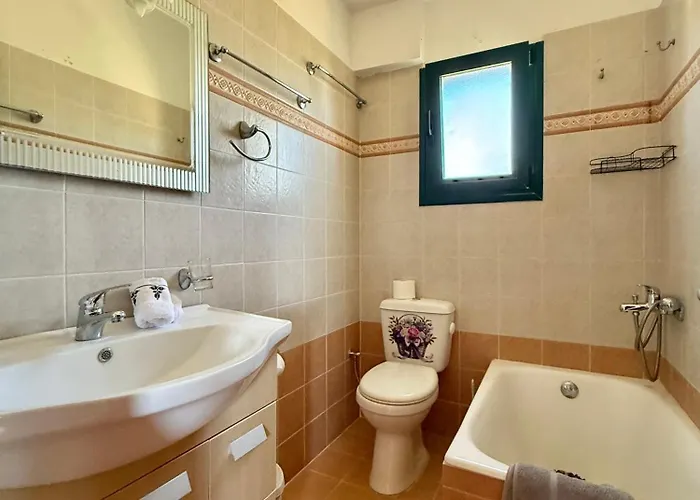 The Twin * Metamorfosi (Troizinia-Methana)