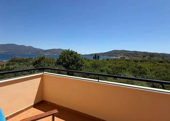 The Twin * Metamorfosi (Troizinia-Methana)